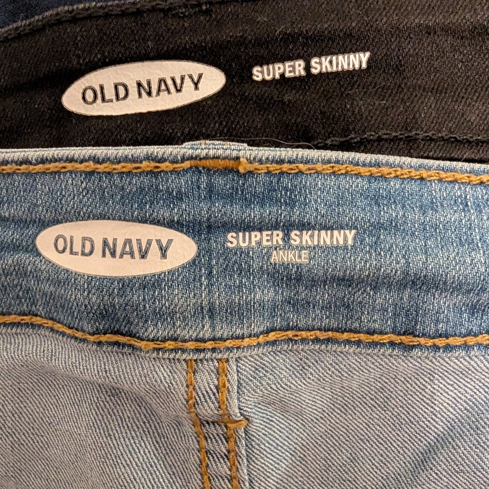 Bundle 2 Super Skinny Old Navy Jeans - Black and Blue